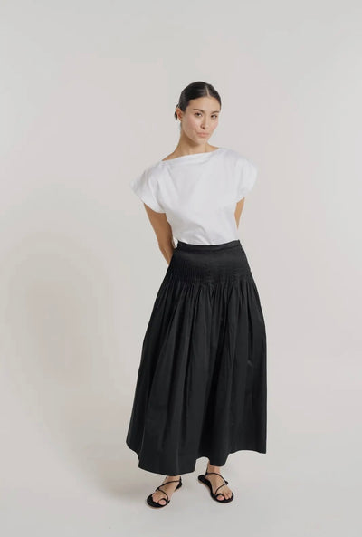 The Timeless Appeal of the Cotton Poplin Skirt